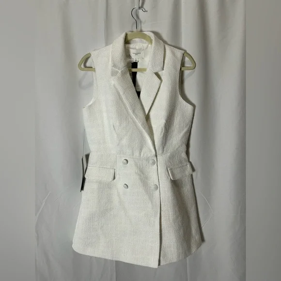 Tuckernuck Pomander Place White Tweed Campbell Romper NWT New With Tag Size M - Picture 2 of 3